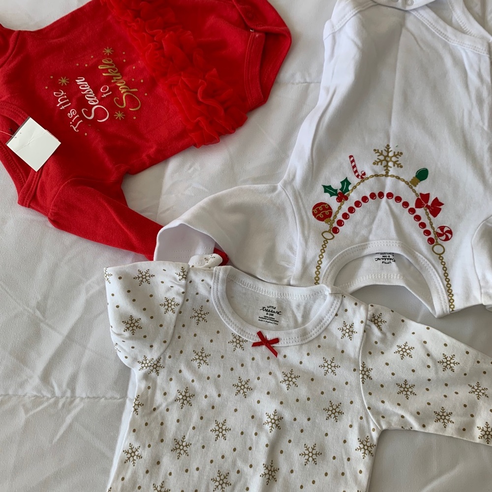 NWT-Set of 3 Holiday Onsies- size:0-3 months